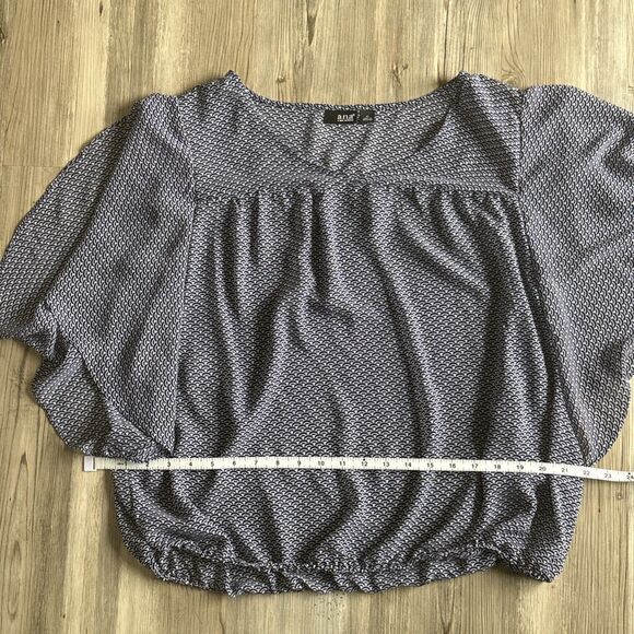 A New Approach (A.N.A.) Blue And White Ruffle Sleeve Spring Blouse Size XL - Picture 4 of 8